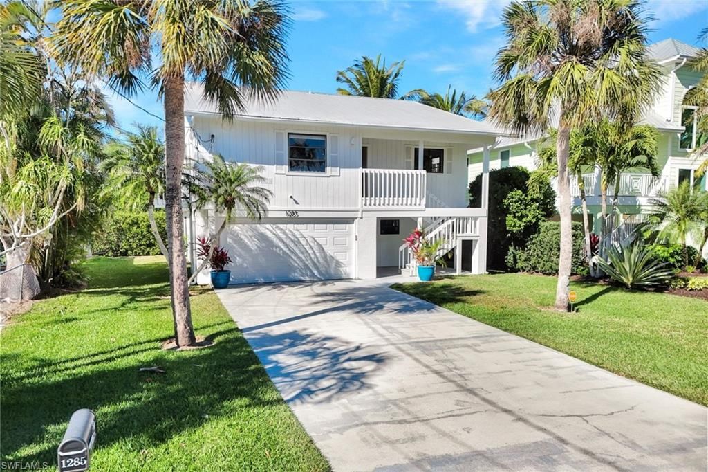 1285 Grand Canal DR, NAPLES, FL 34110 — exterior