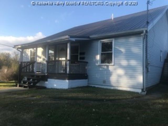 1501 15th A&B Street, Nitro, WV 25143