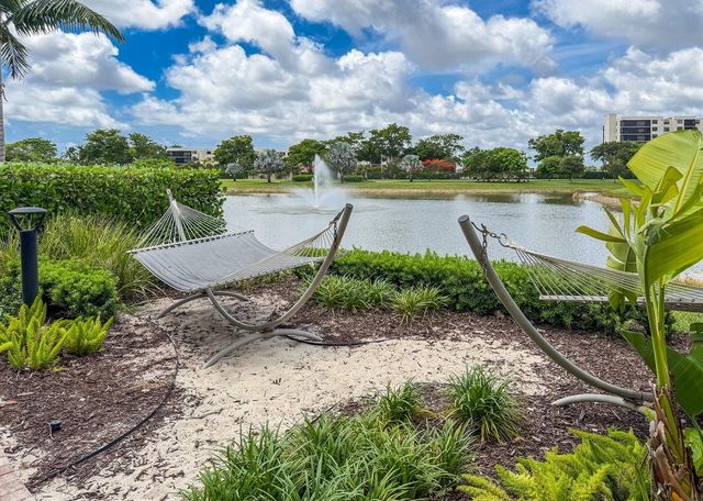 2370 Rollingwood Court, Oakland Park, FL 33309