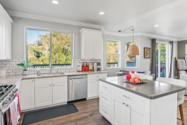 531 Tehuacan Rd, Ukiah, CA 95482