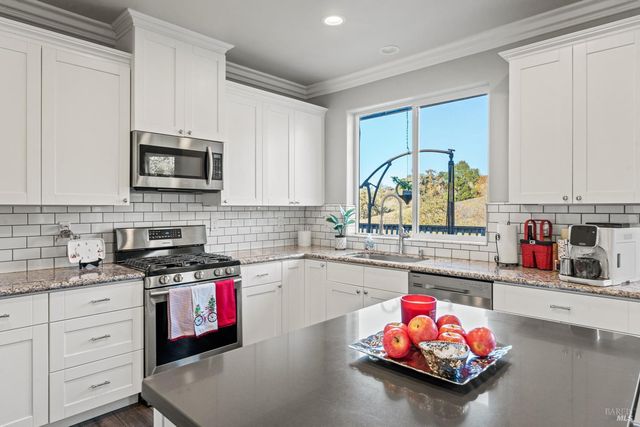 531 Tehuacan Rd, Ukiah, CA 95482