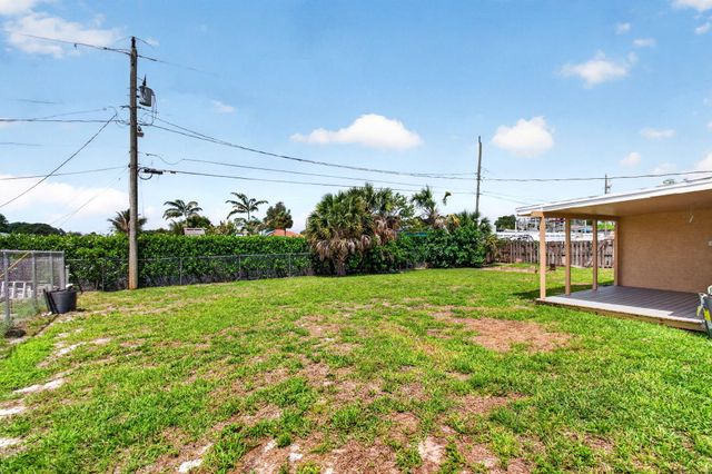 1537 E Breezy Lane, Plantation Mobile Home Park, West Palm Beach, FL 33417