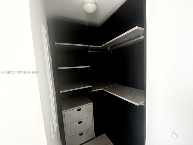 121 NE 34th St 2406A, Miami, FL 33137