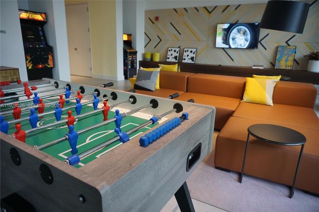 121 NE 34th St 2406A, Miami, FL 33137