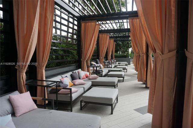 121 NE 34th St 2406A, Miami, FL 33137