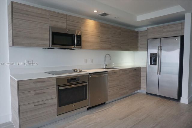 121 NE 34th St 2406A, Miami, FL 33137