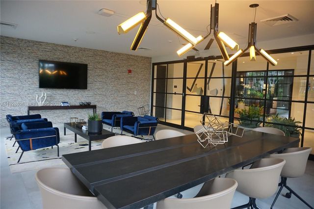 121 NE 34th St 2406A, Miami, FL 33137