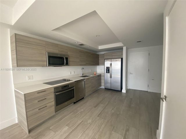 121 NE 34th St 2406A, Miami, FL 33137