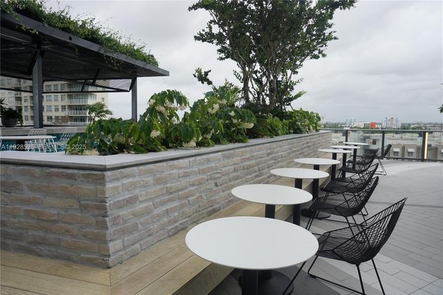 121 NE 34th St 2406A, Miami, FL 33137