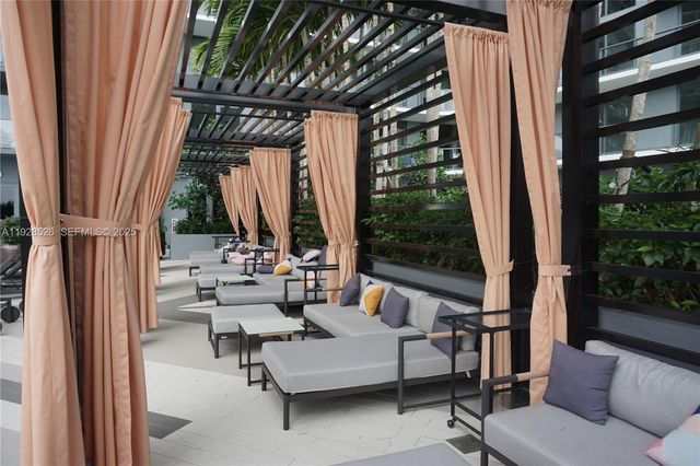 121 NE 34th St 2406A, Miami, FL 33137