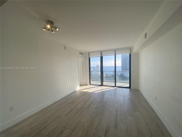 121 NE 34th St 2406A, Miami, FL 33137