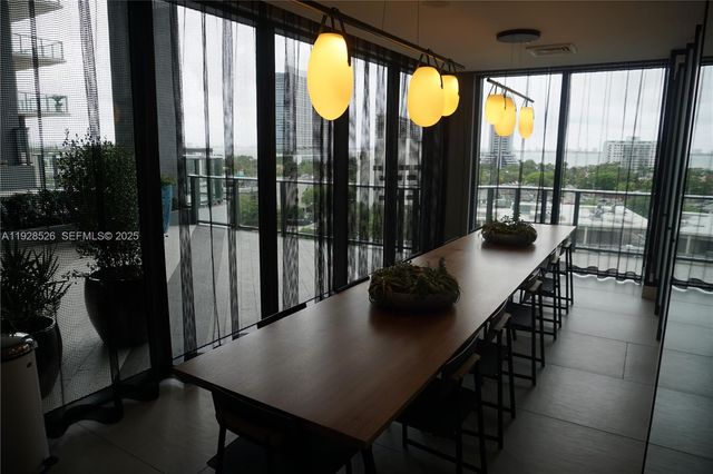 121 NE 34th St 2406A, Miami, FL 33137