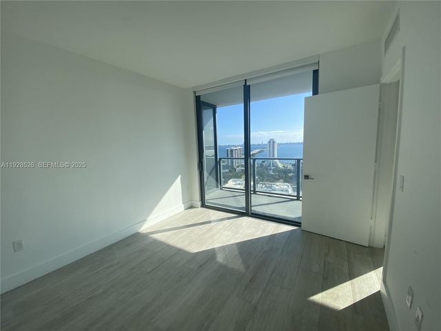 121 NE 34th St 2406A, Miami, FL 33137