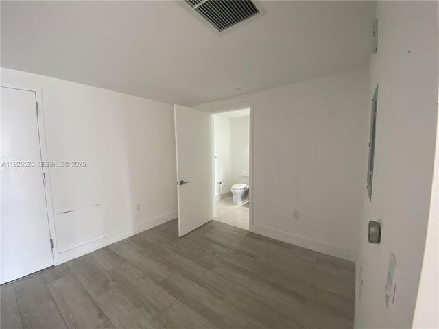 121 NE 34th St 2406A, Miami, FL 33137