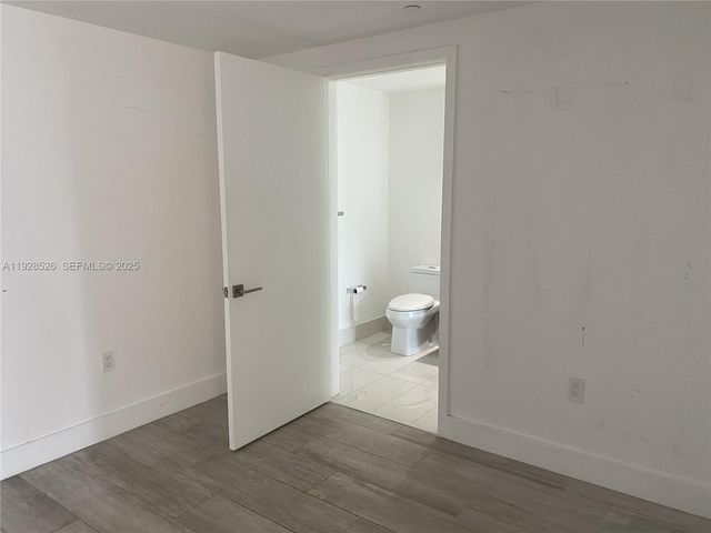 121 NE 34th St 2406A, Miami, FL 33137