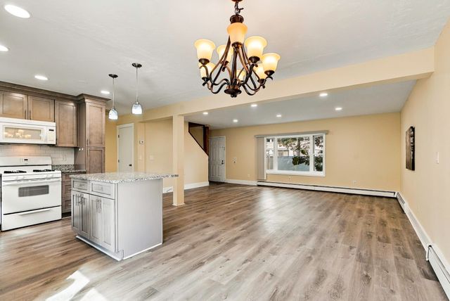 59 N Quinsigamond Ave 59, Shrewsbury, MA 01545