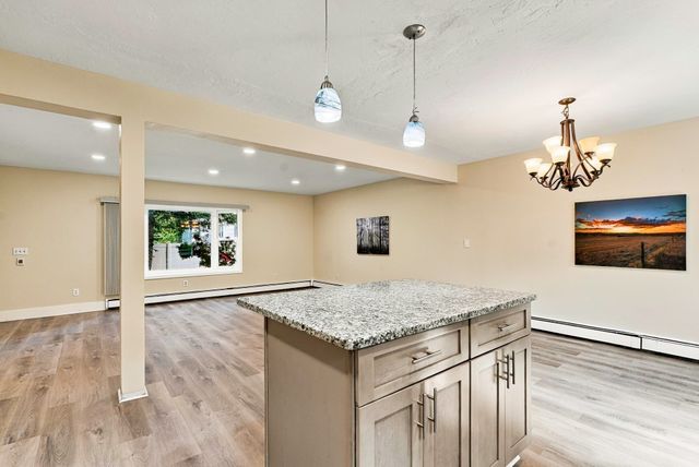 59 N Quinsigamond Ave 59, Shrewsbury, MA 01545