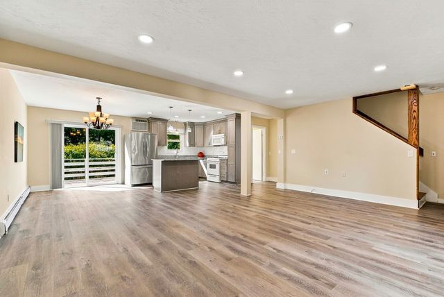59 N Quinsigamond Ave 59, Shrewsbury, MA 01545