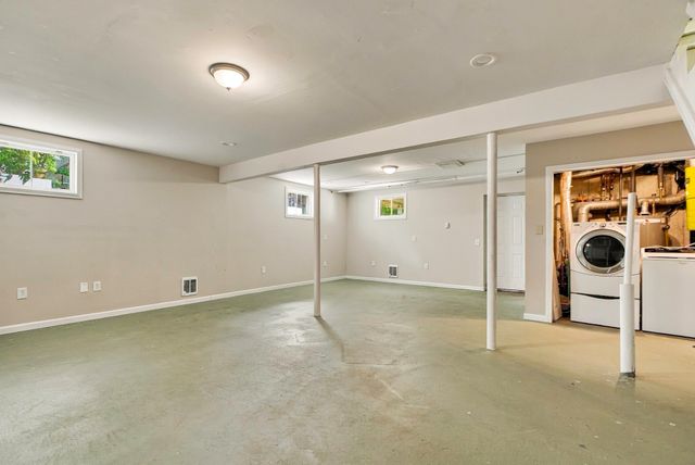 59 N Quinsigamond Ave 59, Shrewsbury, MA 01545