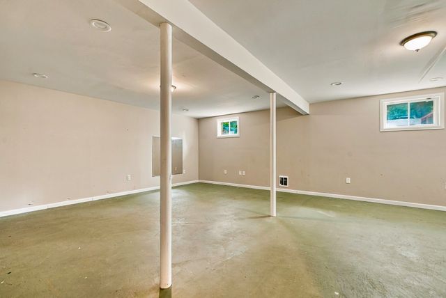 59 N Quinsigamond Ave 59, Shrewsbury, MA 01545