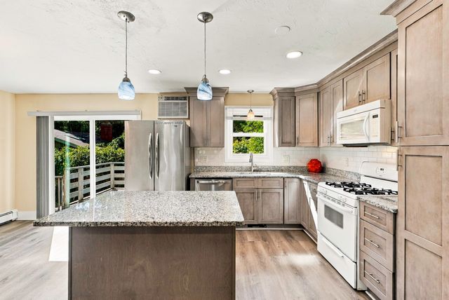 59 N Quinsigamond Ave 59, Shrewsbury, MA 01545