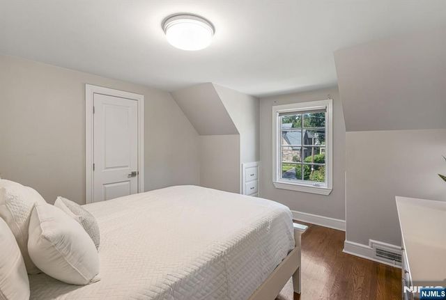 424 Braeburn Road, Ho-ho-kus, NJ 07423