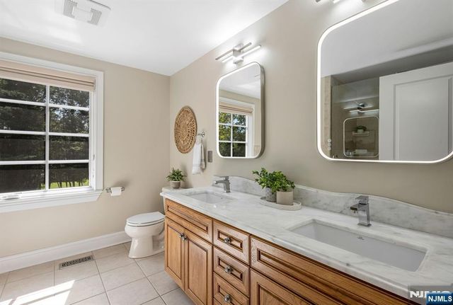 424 Braeburn Road, Ho-ho-kus, NJ 07423