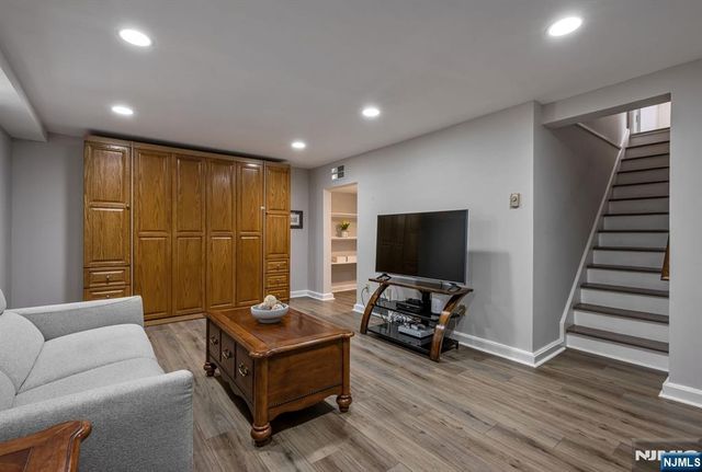 424 Braeburn Road, Ho-ho-kus, NJ 07423