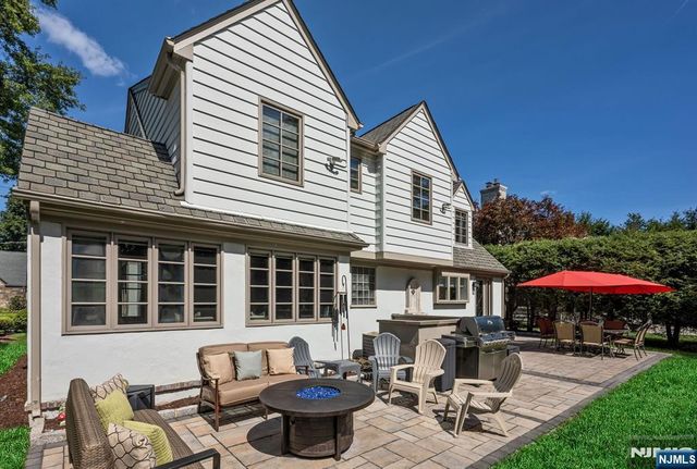 424 Braeburn Road, Ho-ho-kus, NJ 07423