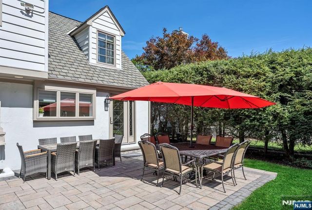 424 Braeburn Road, Ho-ho-kus, NJ 07423
