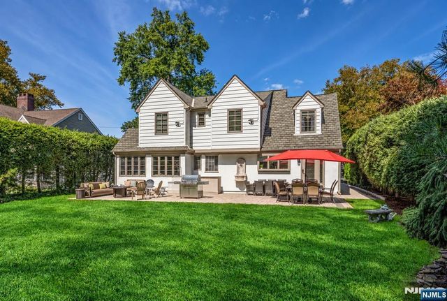 424 Braeburn Road, Ho-ho-kus, NJ 07423