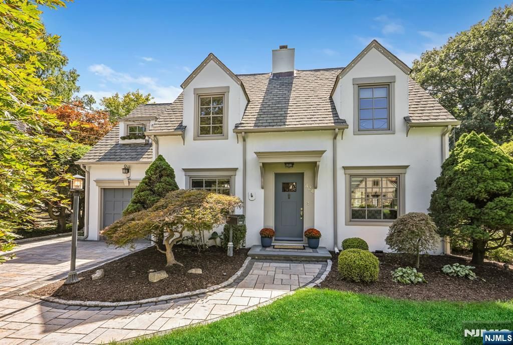 424 Braeburn Road, Ho-ho-kus, NJ 07423