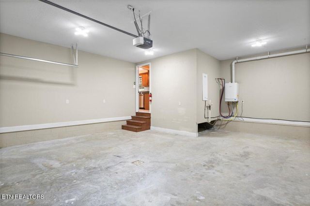 440 Indian Hills Rd, Oneida, TN 37841