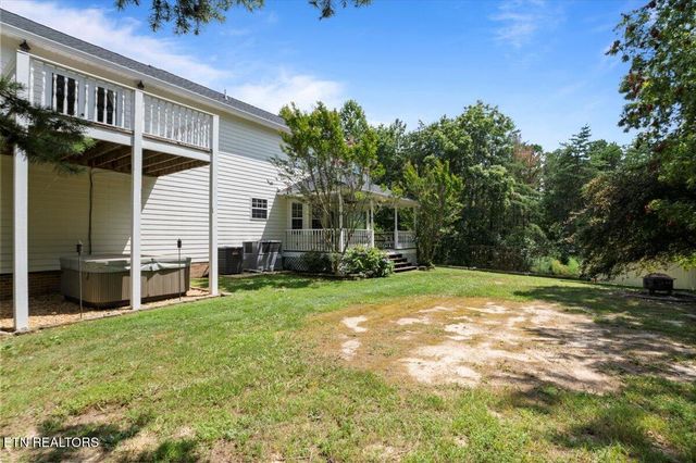 440 Indian Hills Rd, Oneida, TN 37841