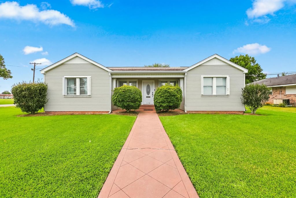 526 Foret St, Thibodaux, LA 70301