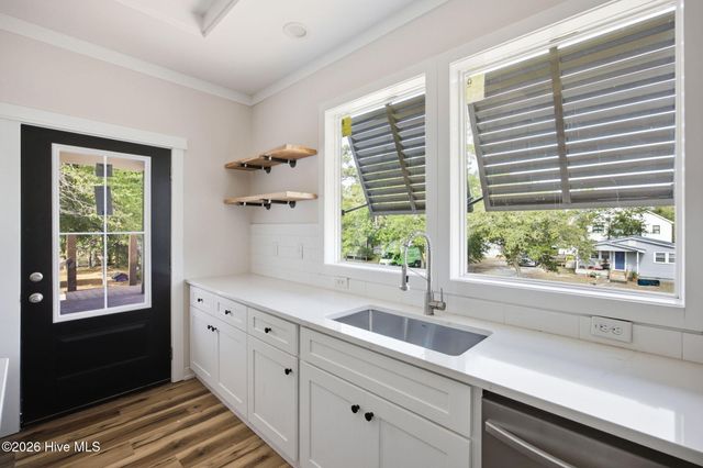 112 NE 65th Street, Oak Island, NC 28465