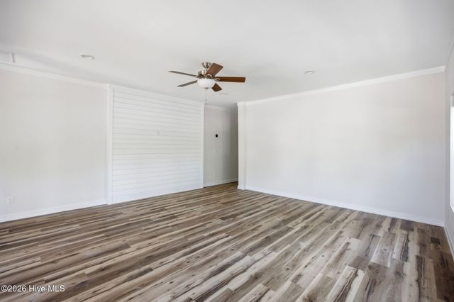 112 NE 65th Street, Oak Island, NC 28465