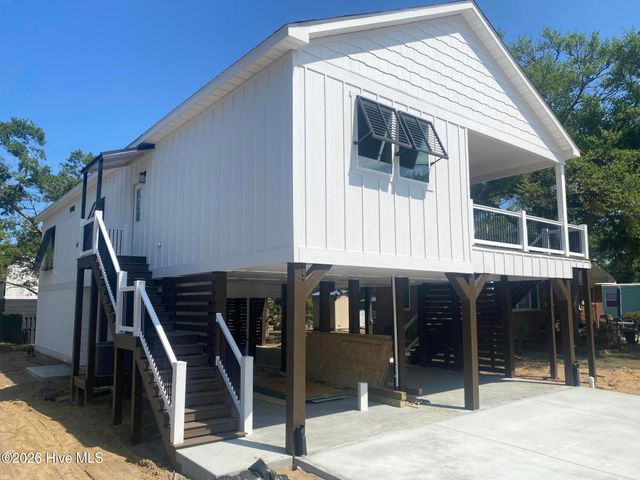 112 NE 65th Street, Oak Island, NC 28465