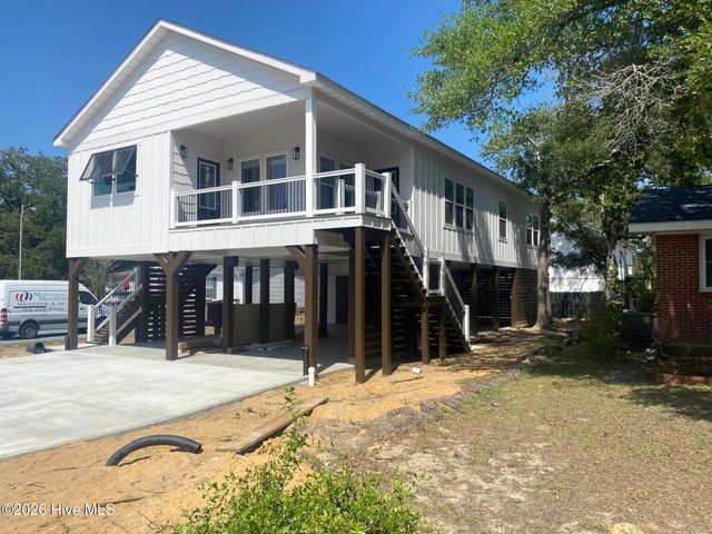 112 NE 65th Street, Oak Island, NC 28465