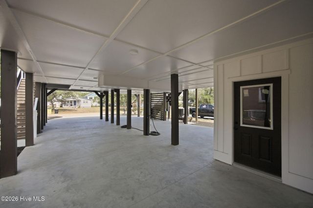112 NE 65th Street, Oak Island, NC 28465