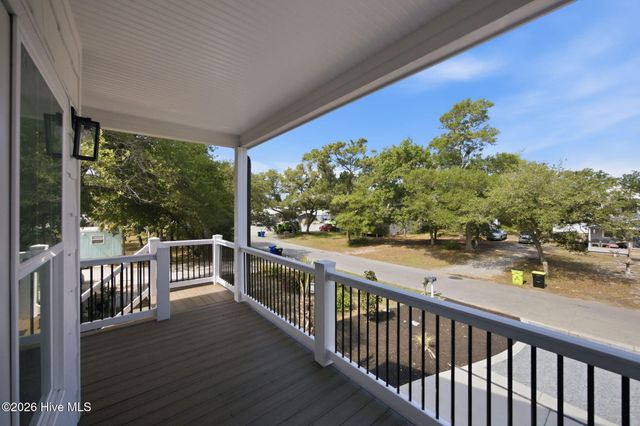 112 NE 65th Street, Oak Island, NC 28465