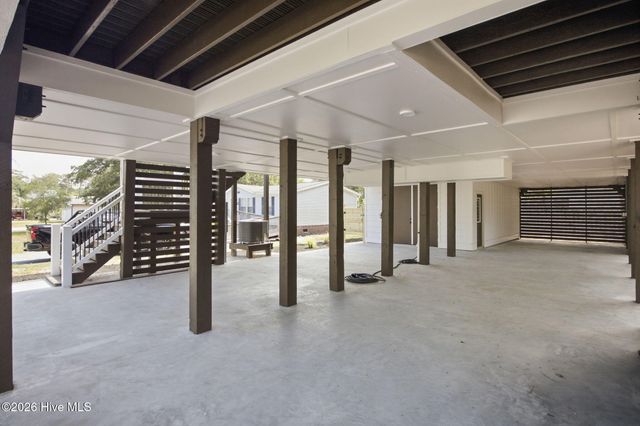 112 NE 65th Street, Oak Island, NC 28465