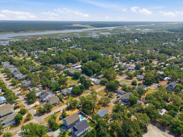 112 NE 65th Street, Oak Island, NC 28465