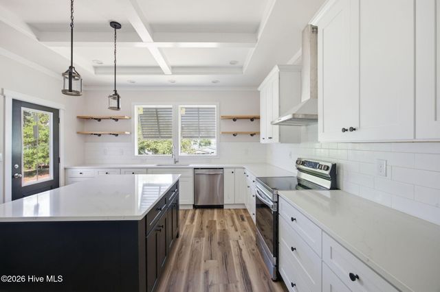 112 NE 65th Street, Oak Island, NC 28465