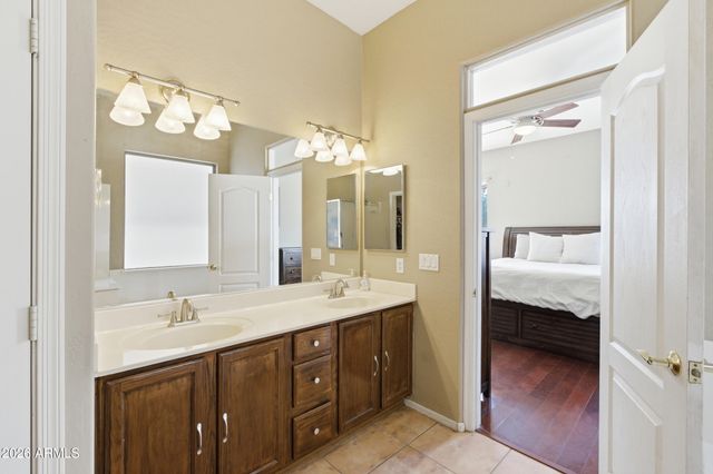 1645 E ORANGEWOOD Street, Gilbert, AZ 85296