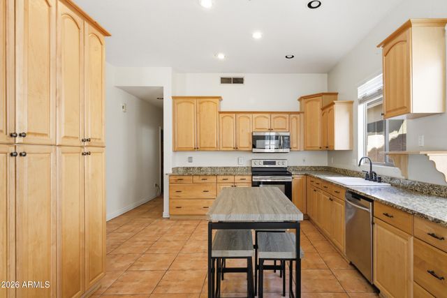 1645 E ORANGEWOOD Street, Gilbert, AZ 85296