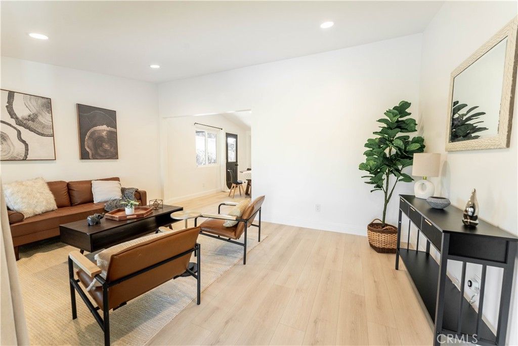 Image 4 of property listing at 1948 Floradale Avenue, South El Monte, CA 91733