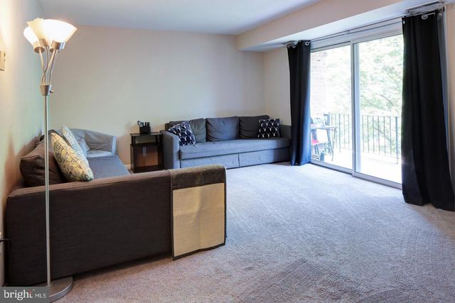 7758 LAKECREST DR, Greenbelt, MD 20770