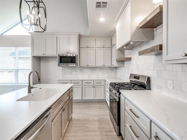 249 Sage Brush Way, Edmond, OK 73025