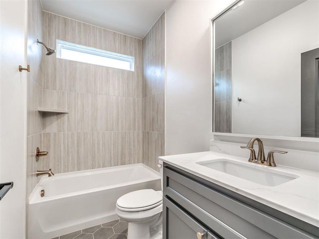 249 Sage Brush Way, Edmond, OK 73025